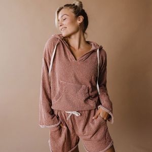 Albion fit lounge set, size large